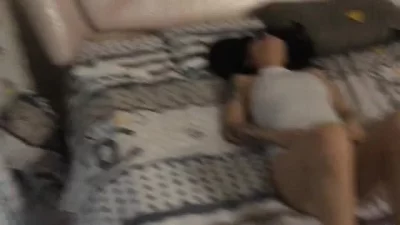 纹身萝丽性感情趣，边干边插，先吃鸡巴后